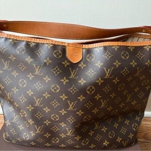 Authentic Louis Vuitton Delightful MM shoulder bag